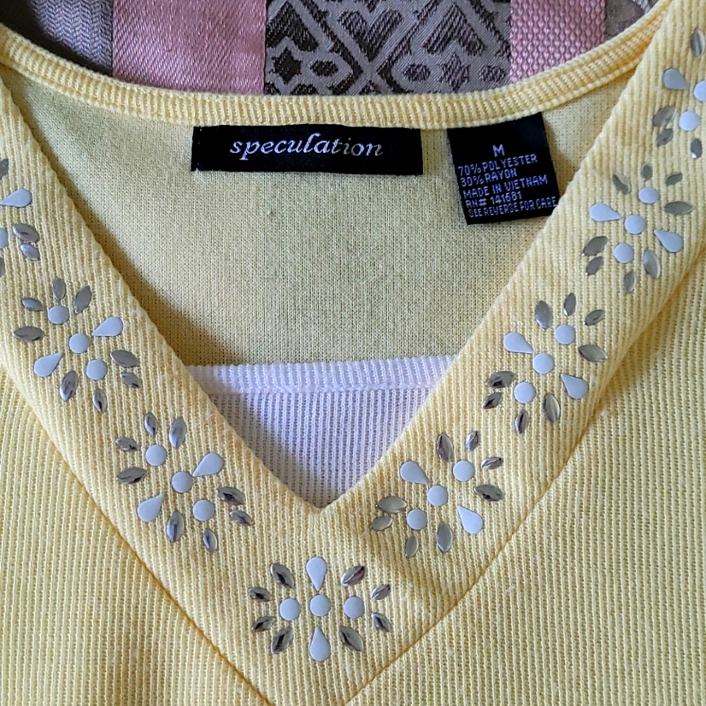 Ladie's Top ❤️ - Picture 4 of 6